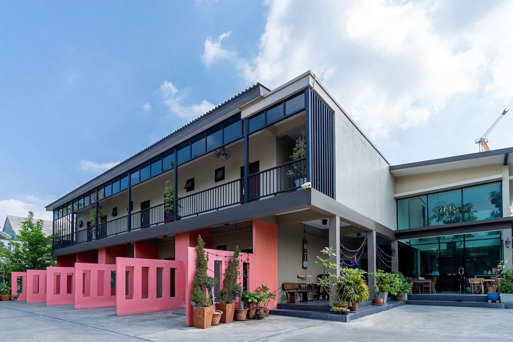 undefined The Pool Resort 2