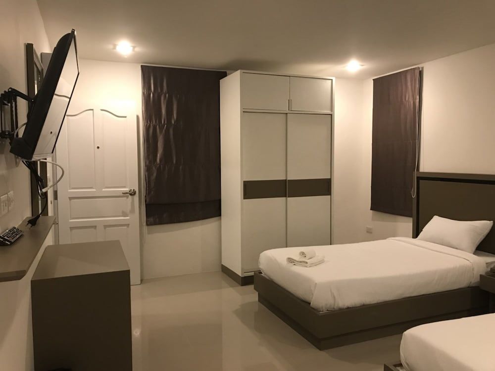 S.E.T Thanmongkol Residence Deluxe Room, 1 King Bed 3