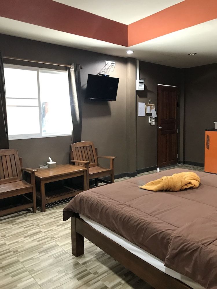 Khwanruen Fishing Resort Superior Double Room 4