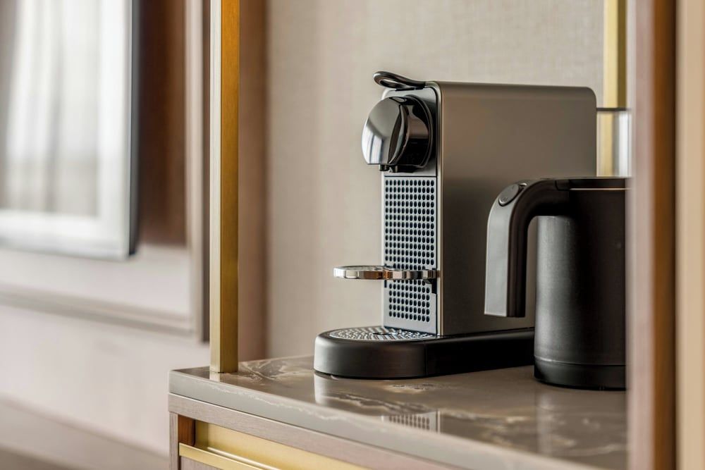 Zurich Marriott Hotel Deluxe Room, 1 King Bed, Non Smoking 4