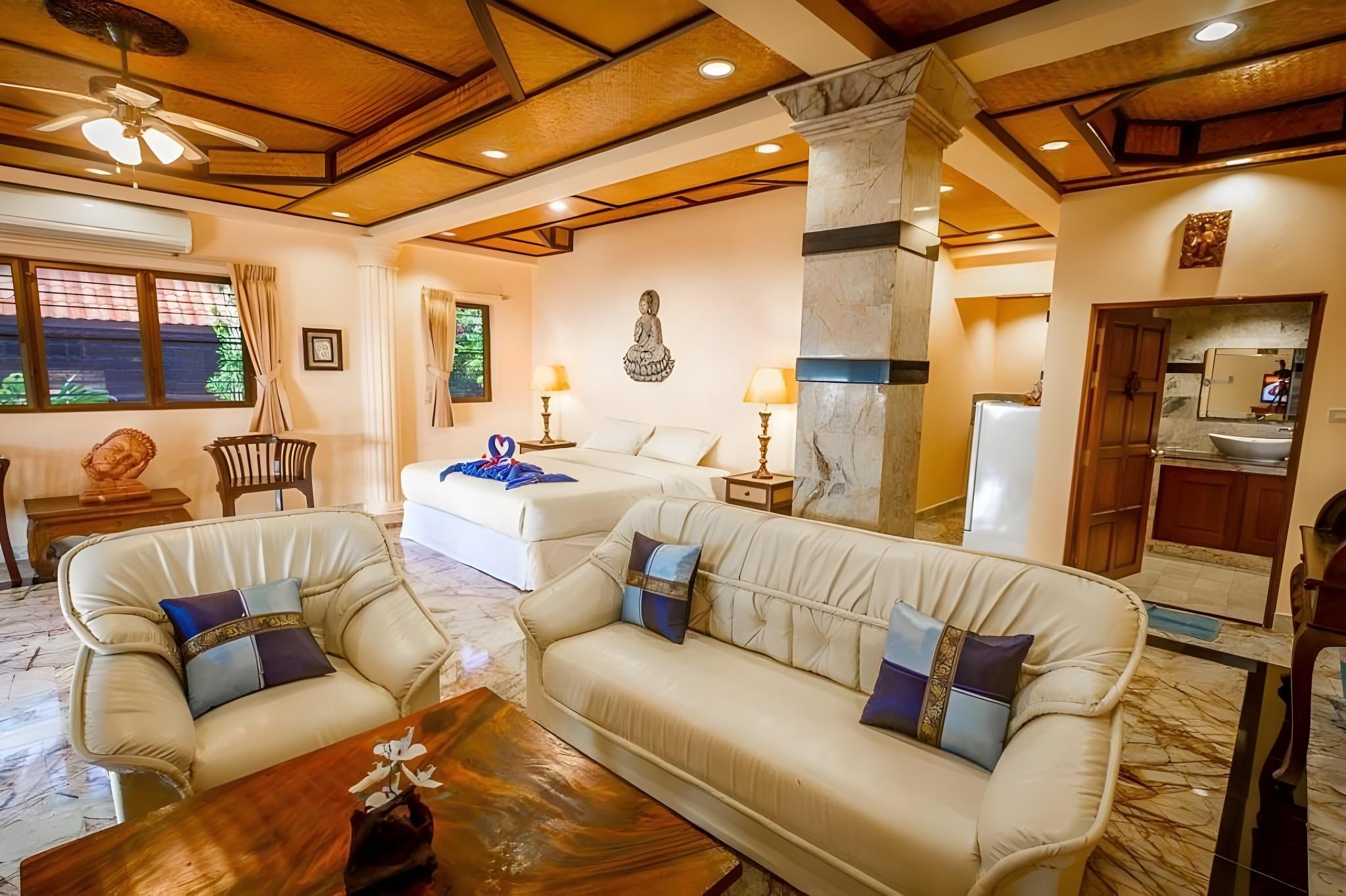 Family Penthouse Suite with Mountain View