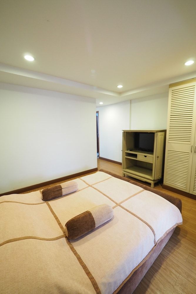 Navanakorn Golden View Suite 9