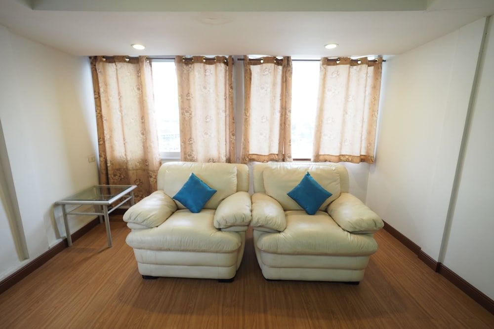 Navanakorn Golden View Suite 12