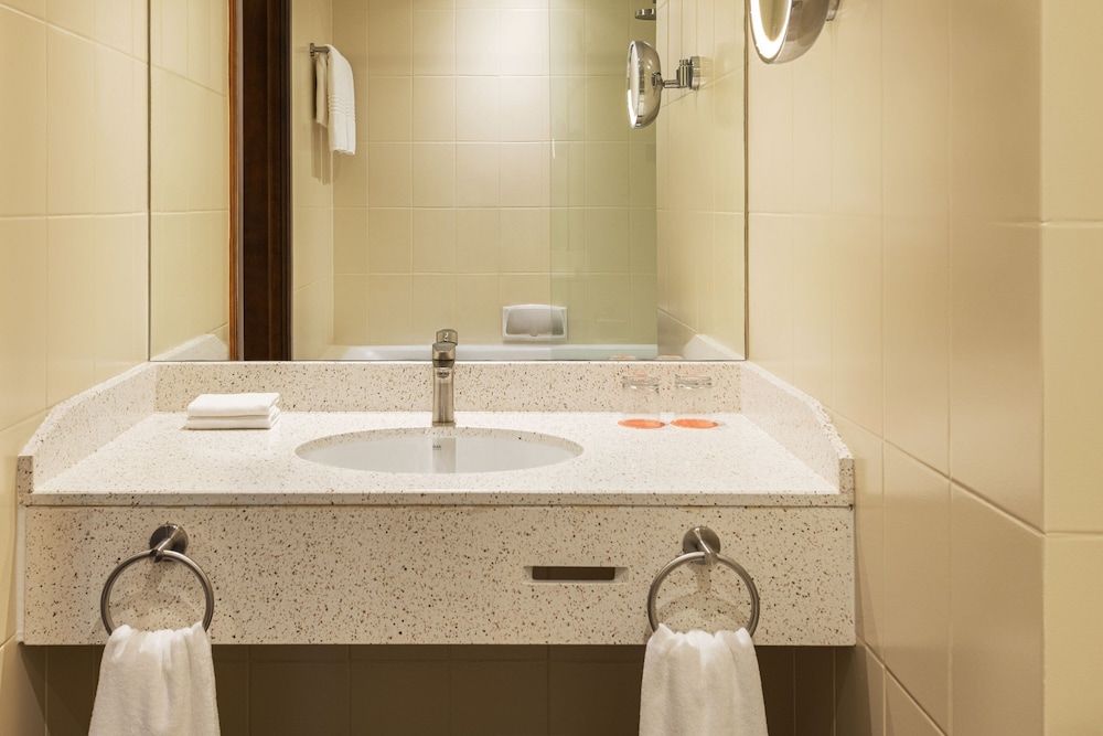 undefined Le Meridien Fairway 9