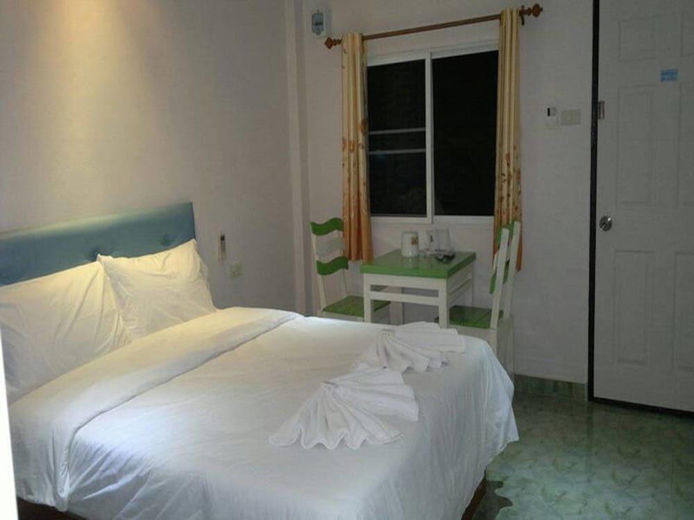 Standard Room, 1 Double Bed, Non Smoking, Hill View