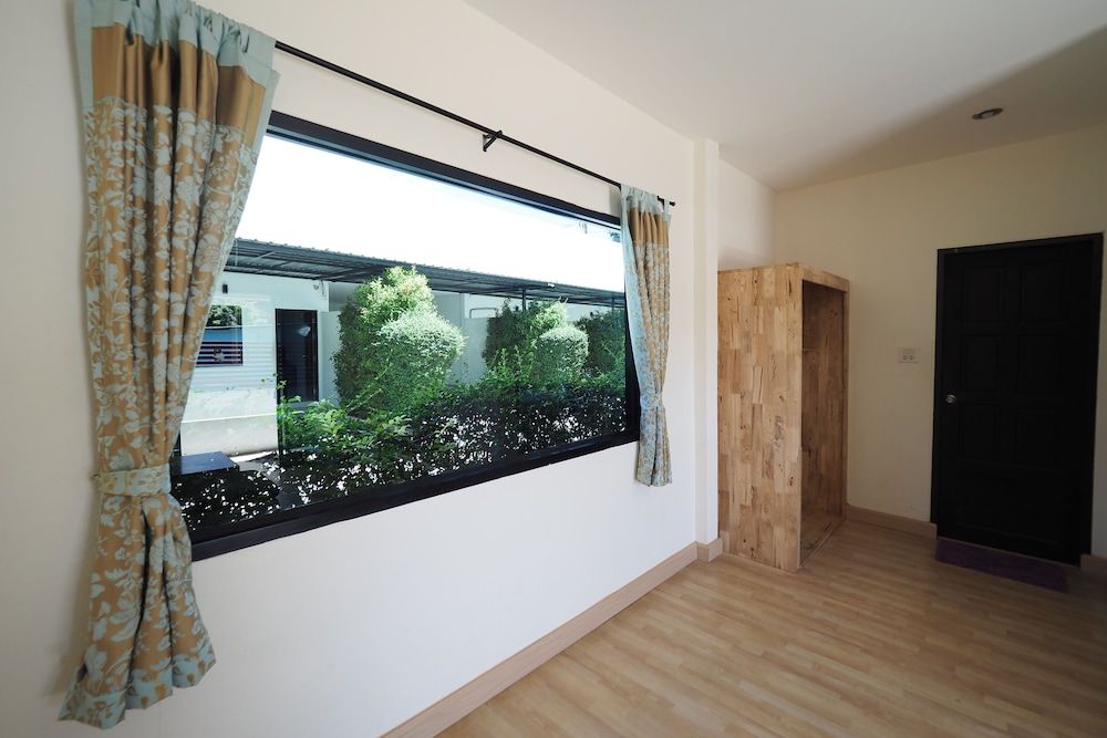 Pine Home VIP Room 2