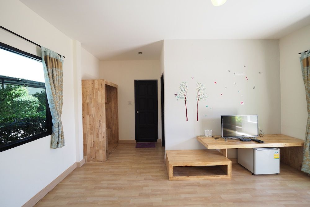 Pine Home VIP Room 8