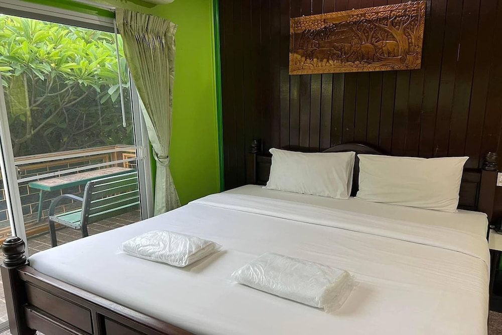 Hi Hotel Comfort Cottage, 1 Double Bed, Refrigerator & Microwave, Poolside