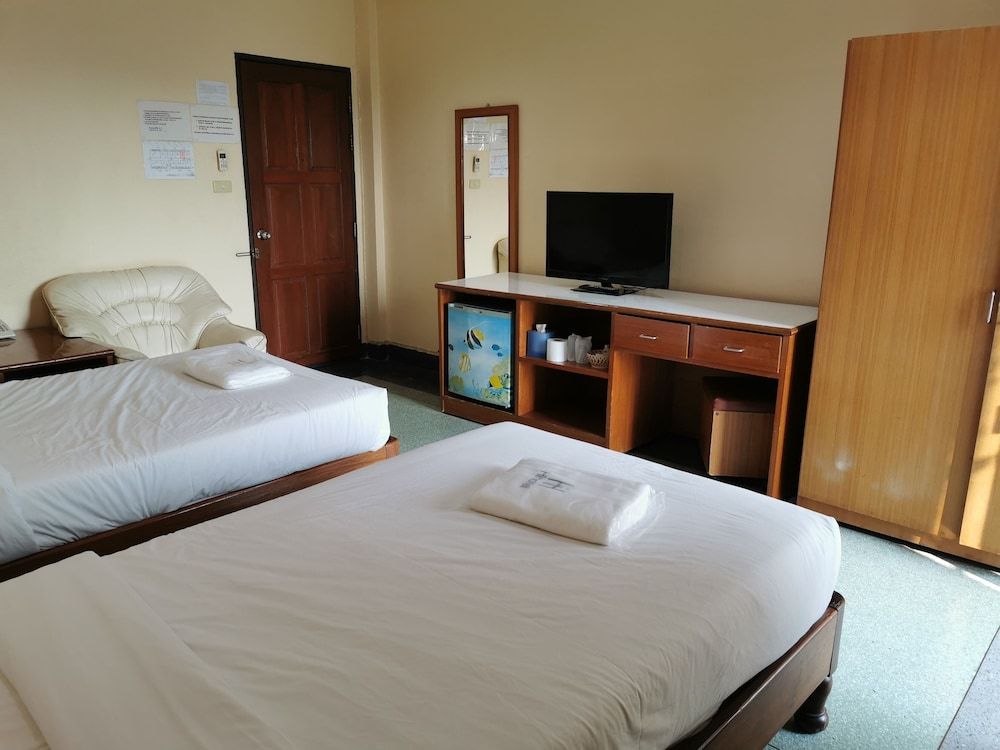 Hi Hotel Twin Room, 2 Twin Beds, Balcony