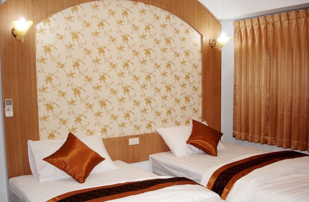 undefined Diamond Sweet Hotel 5