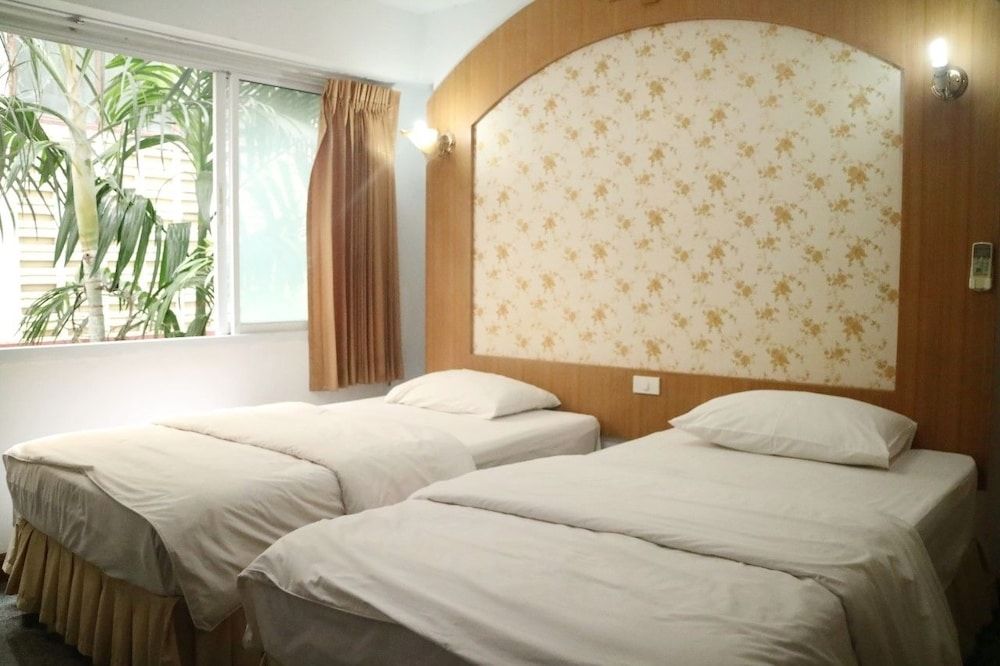 undefined Diamond Sweet Hotel 8