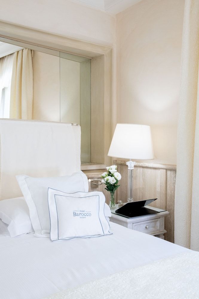 Hotel Barocco Classic Double Room 4