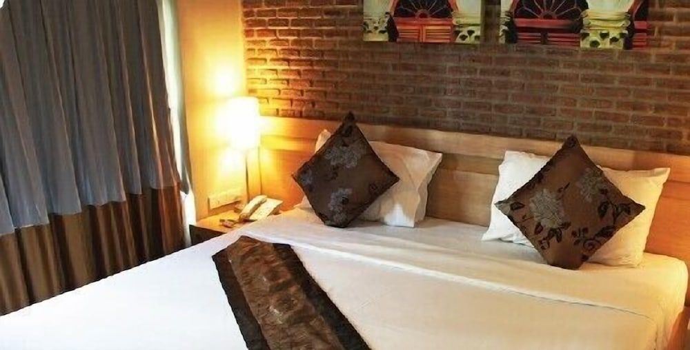 Chinotel Standard Double Room