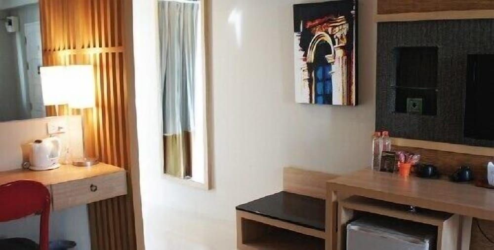 undefined Chinotel 6