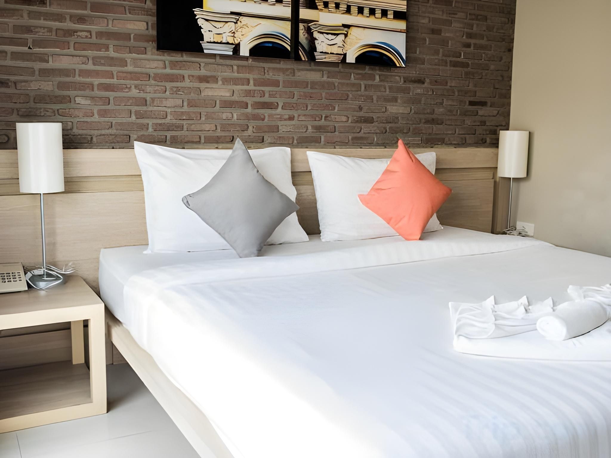 undefined Chinotel 2