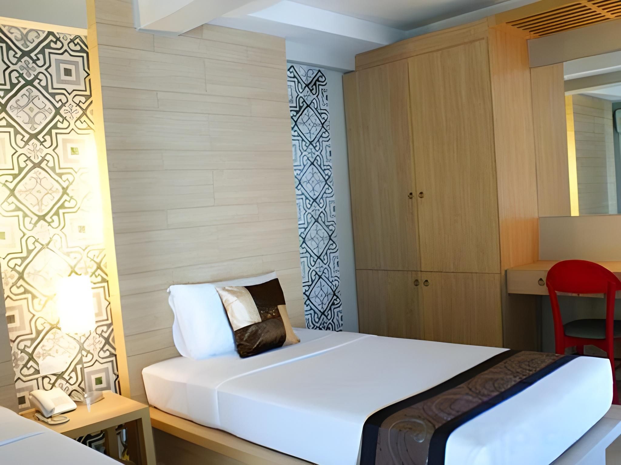 undefined Chinotel 10