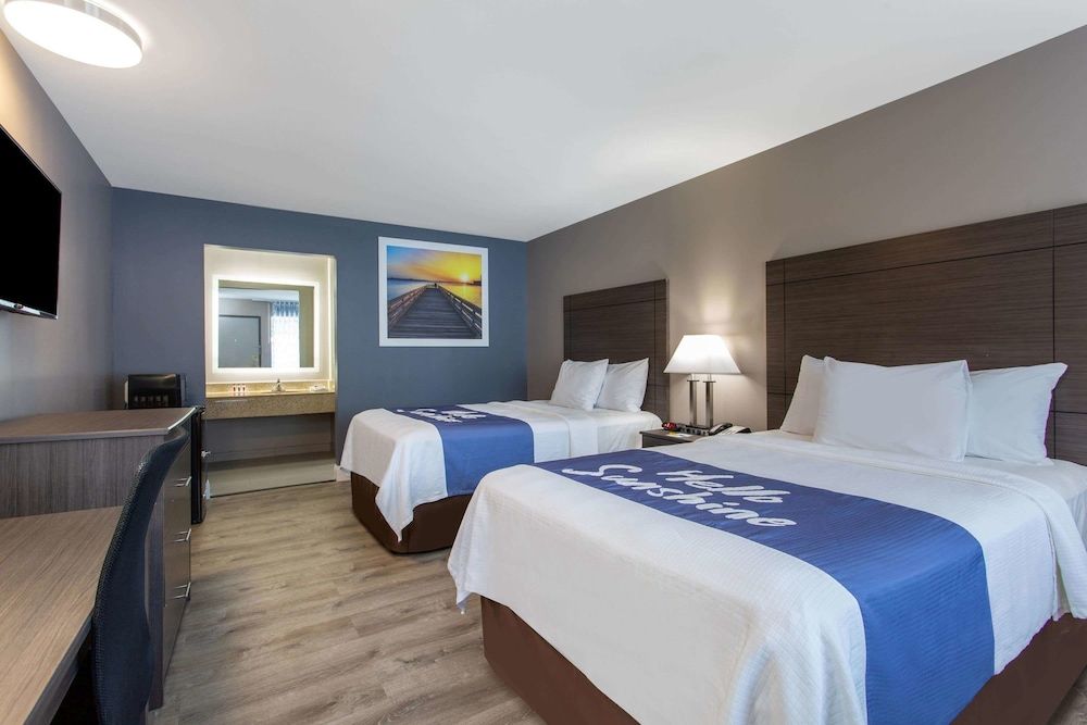 DD1 Standard Room, 2 Full Size Beds, Smoking