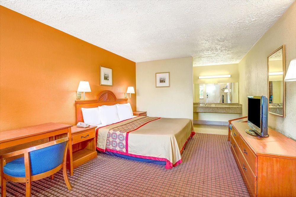 K11 Standard Room, 1 King Bed, Smoking