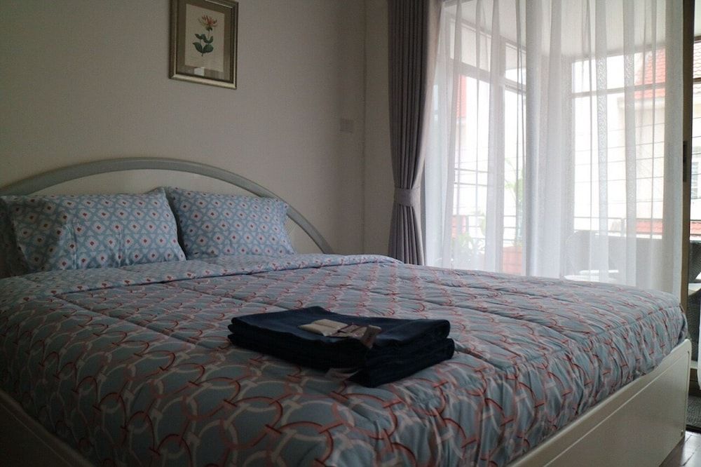 Nine Place Sukhumvit 46 Room 9