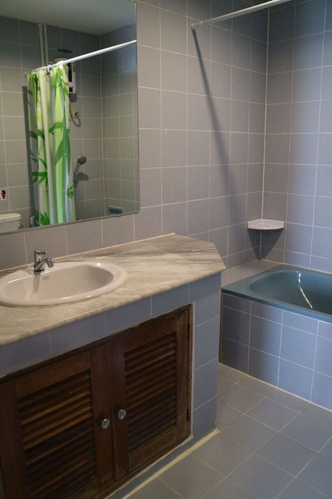 Nine Place Sukhumvit 46 Room 18