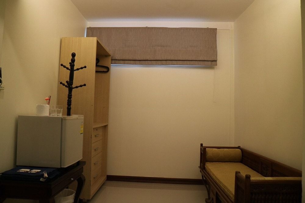 Nine Place Sukhumvit 46 Room 20