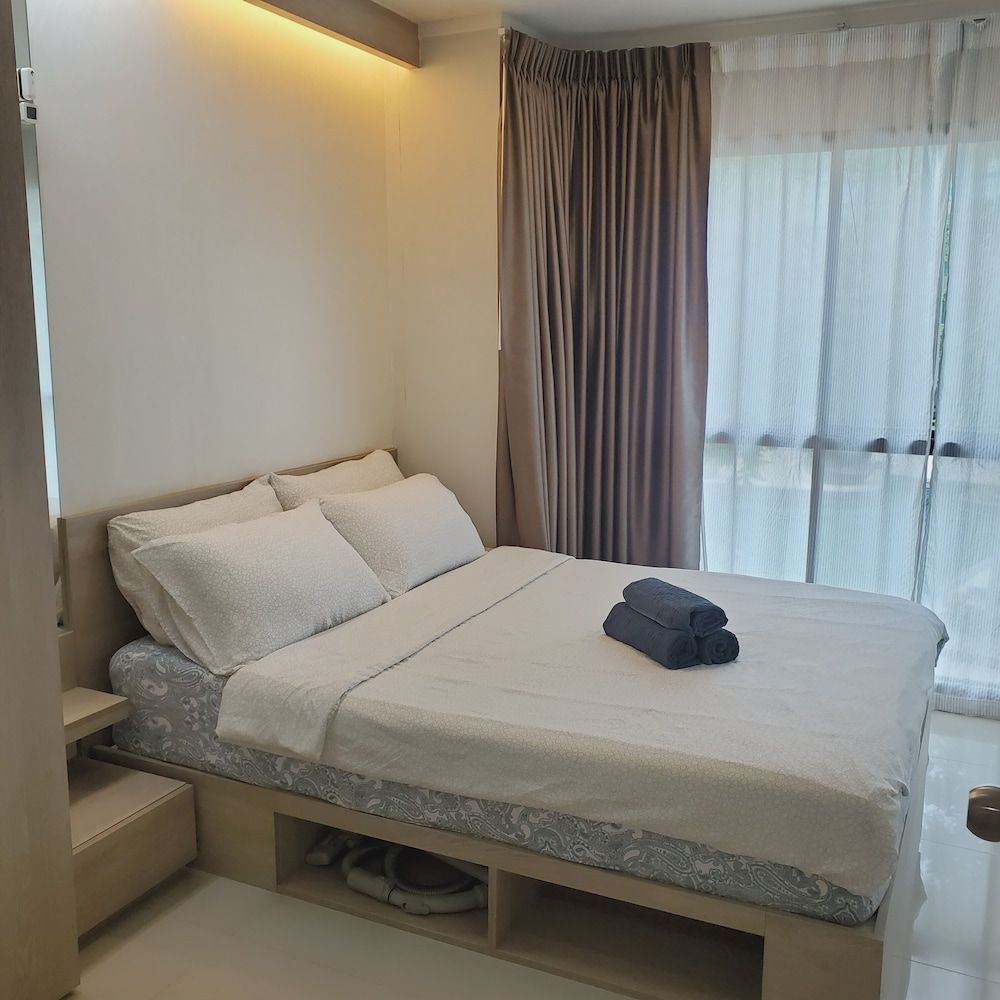 LPN Park Beach Cha-am Beachfront Family Room