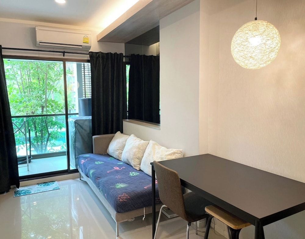 LPN Park Beach Cha-am Beachfront Family Room 9