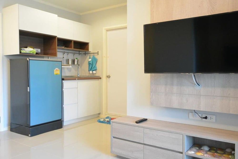 LPN Park Beach Cha-am Beachfront Family Room 10