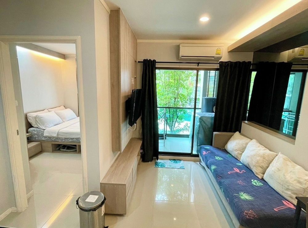 LPN Park Beach Cha-am Beachfront Family Room 2