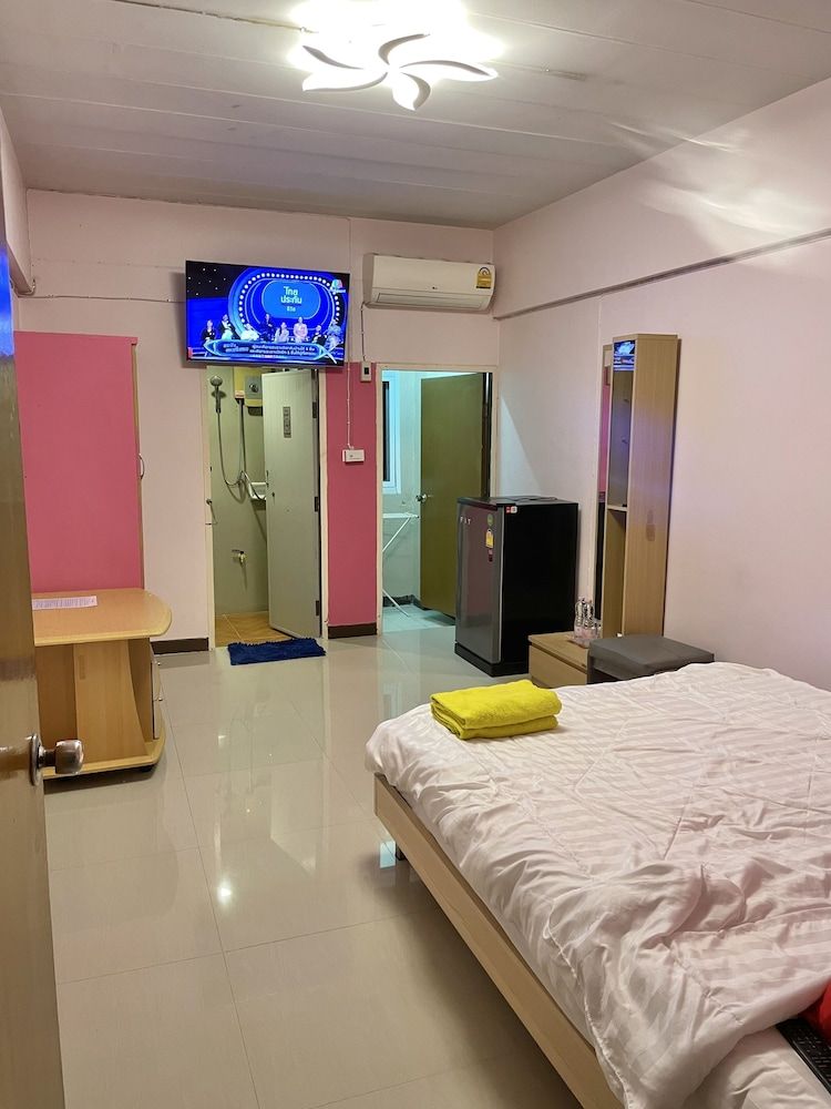 undefined Gedkanok Apartment