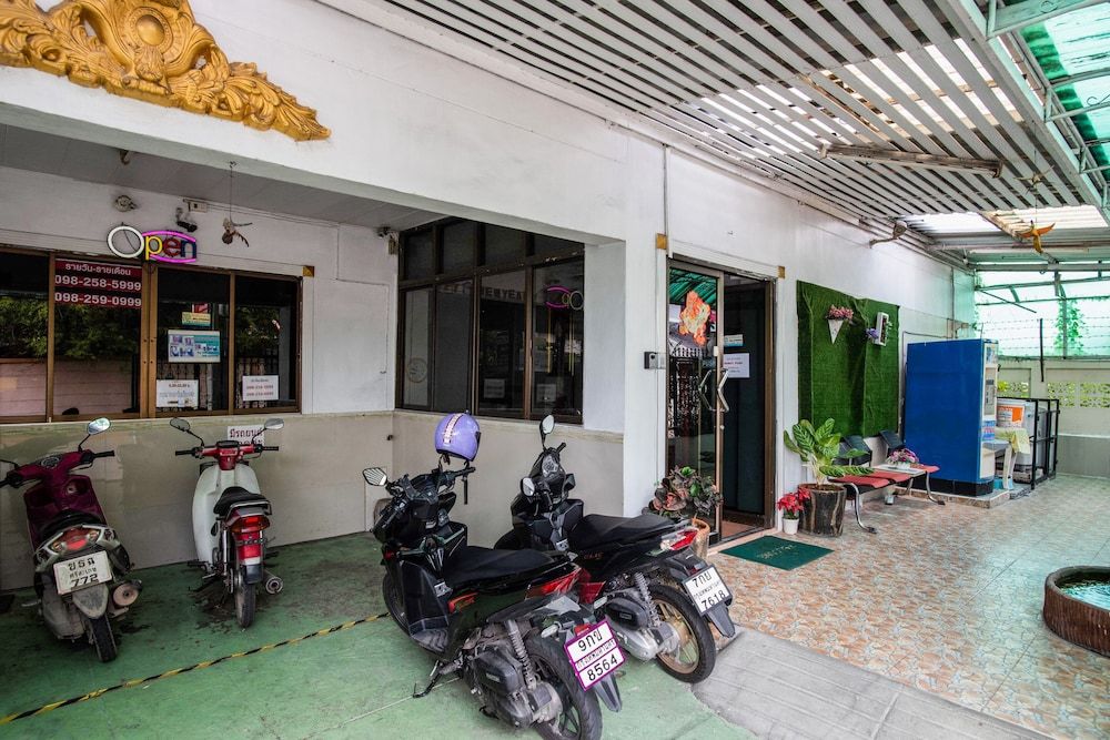 undefined Gedkanok Apartment 7