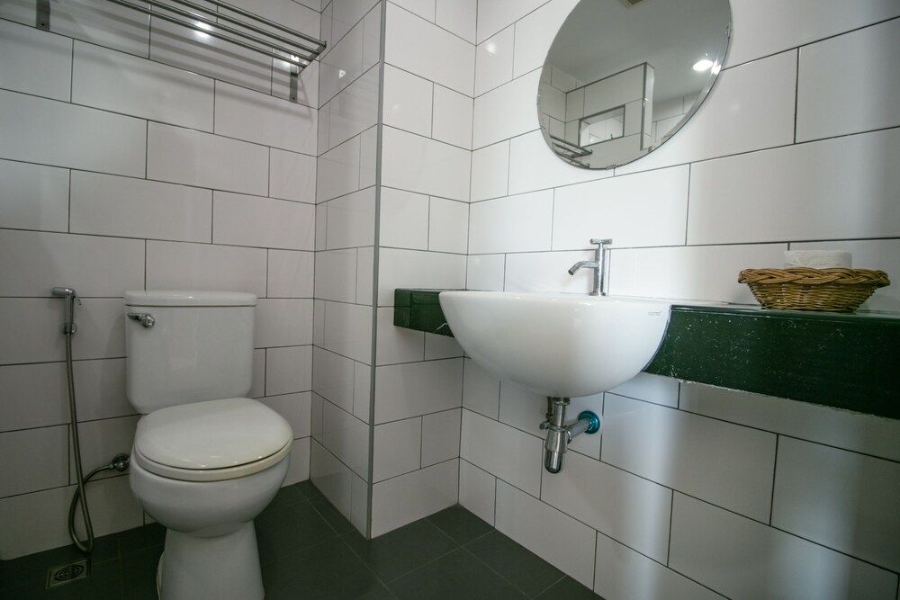 OYO 488 Delight Residence Superior Twin Room 7