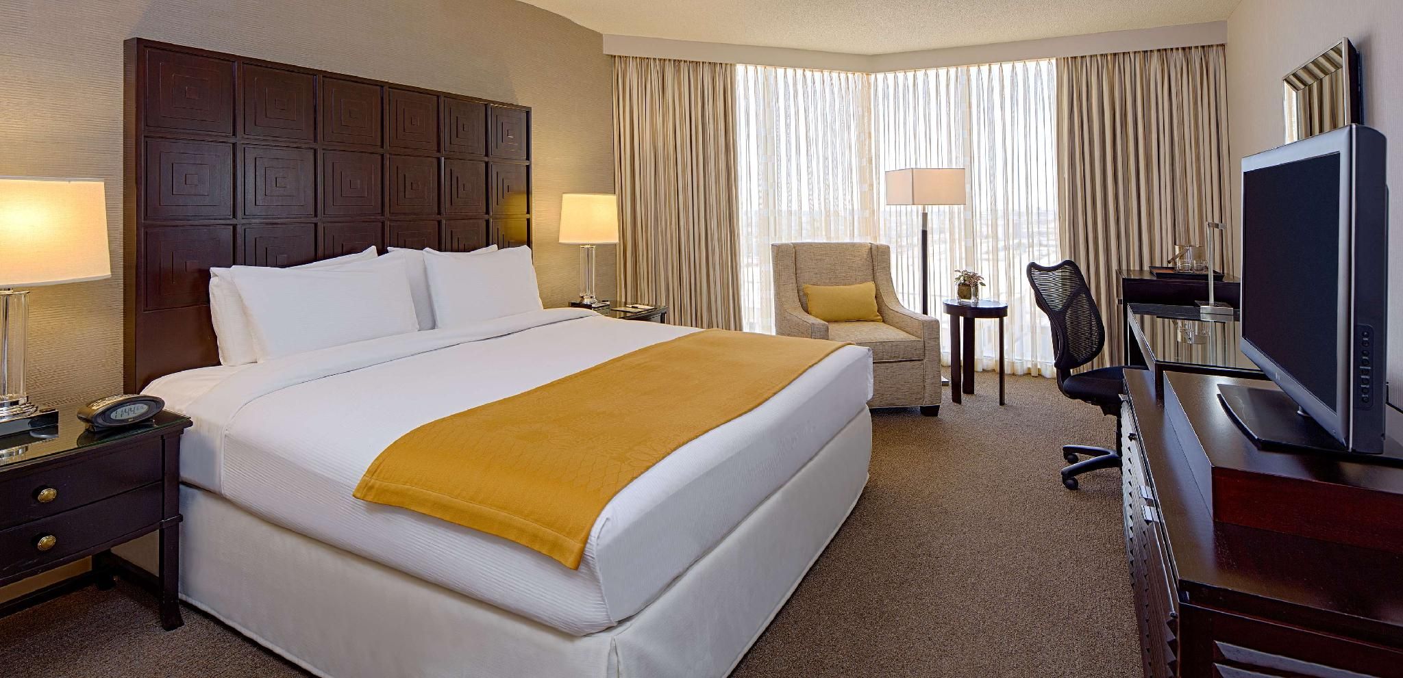 undefined DoubleTree by Hilton Hotel Houston - Greenway Plaza 10