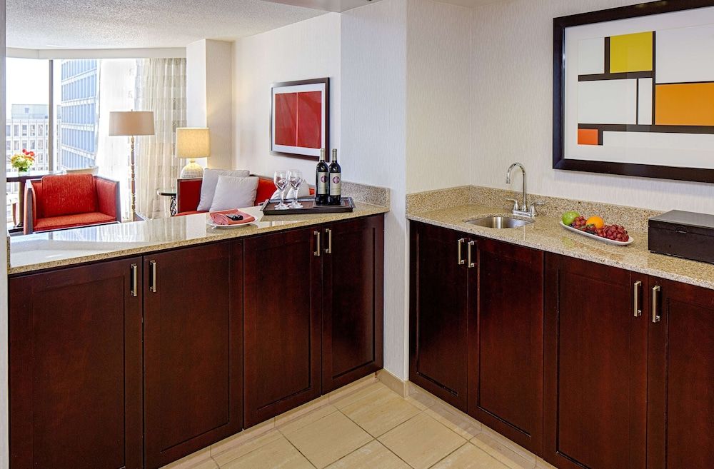 undefined DoubleTree by Hilton Hotel Houston - Greenway Plaza 9