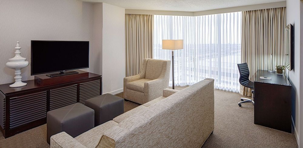undefined DoubleTree by Hilton Hotel Houston - Greenway Plaza 4