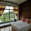 Breeze Hill Hotel 
