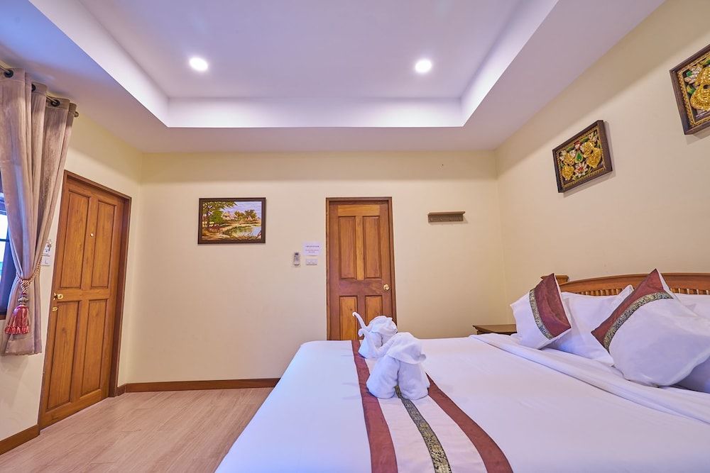 Standard Room, 1 King Bed, Garden View, Garden Area