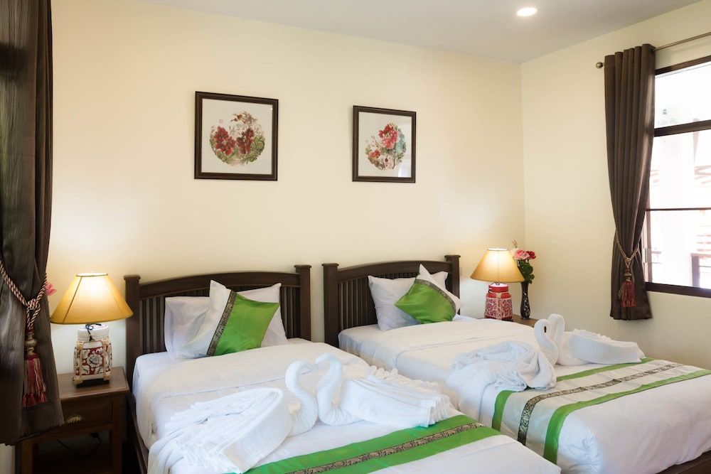 Standard Room, Multiple Beds, Courtyard View, Courtyard Area