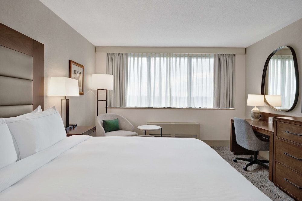 One King Bed, Accessible
