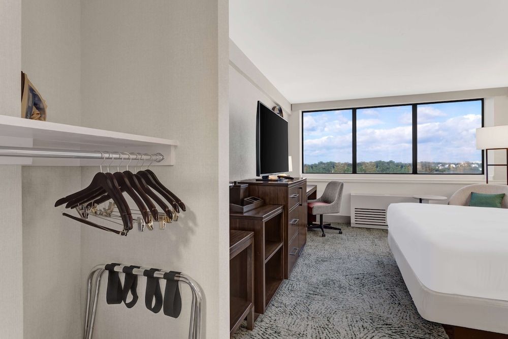 Room, 1 King Bed, Accessible