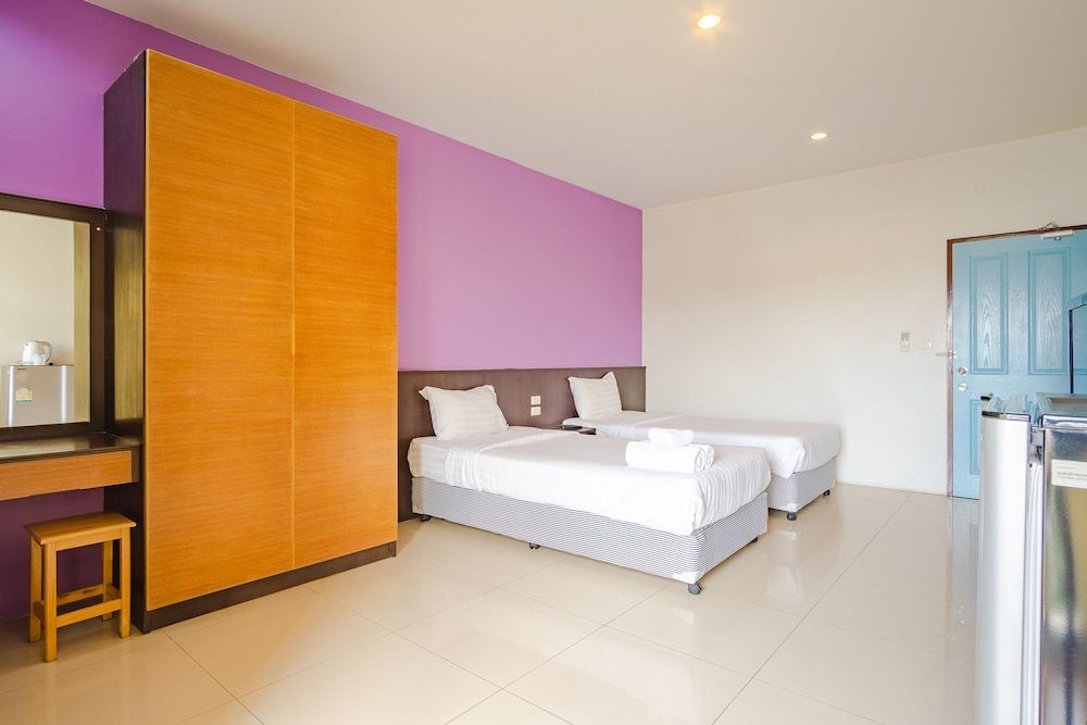 AJ Residence Standard Twin Room 2