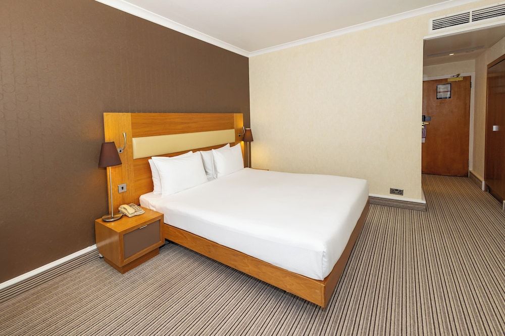 Hilton London Olympia Double Hilton Guest Room 2