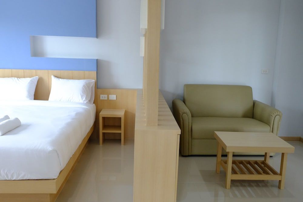 Charisma Residence Executive Suite, 1 King Bed 3