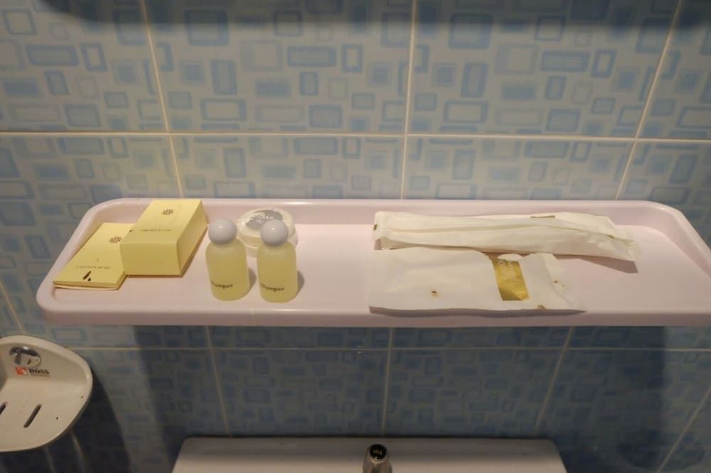 The Lodge Annex Standard Room 7