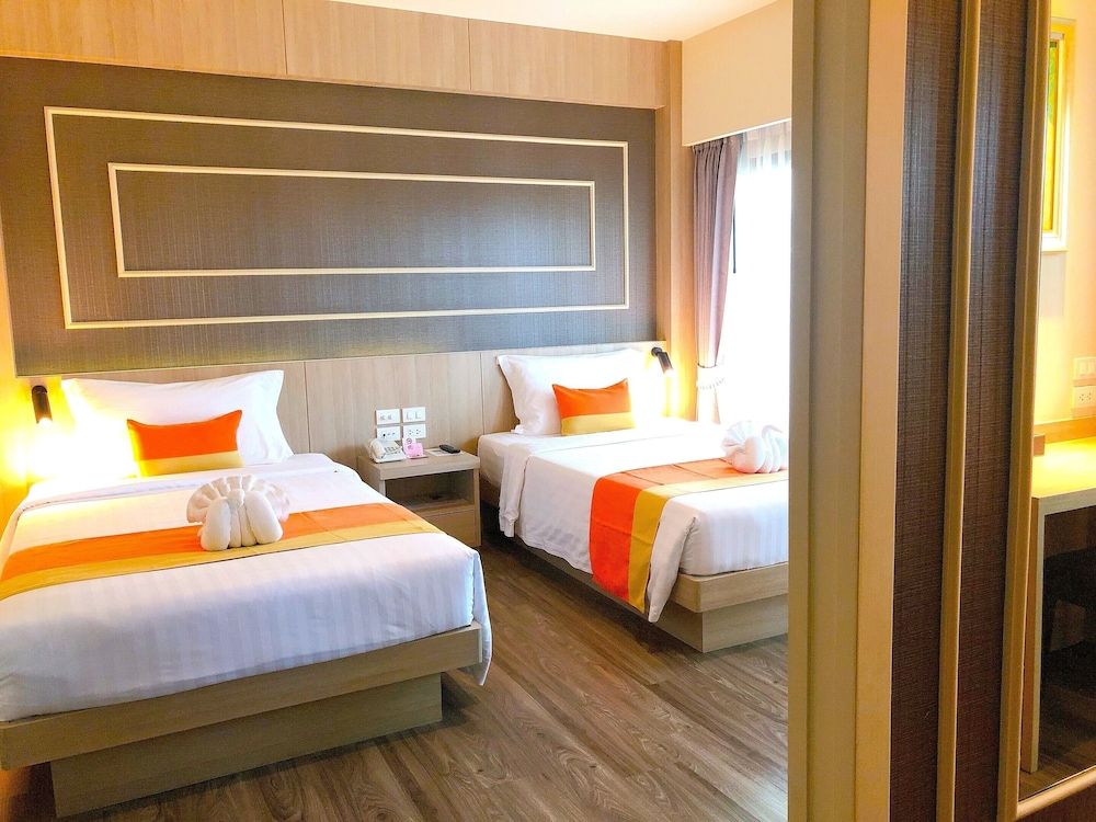 The Green View Hotel Deluxe Premier Twin Room 2