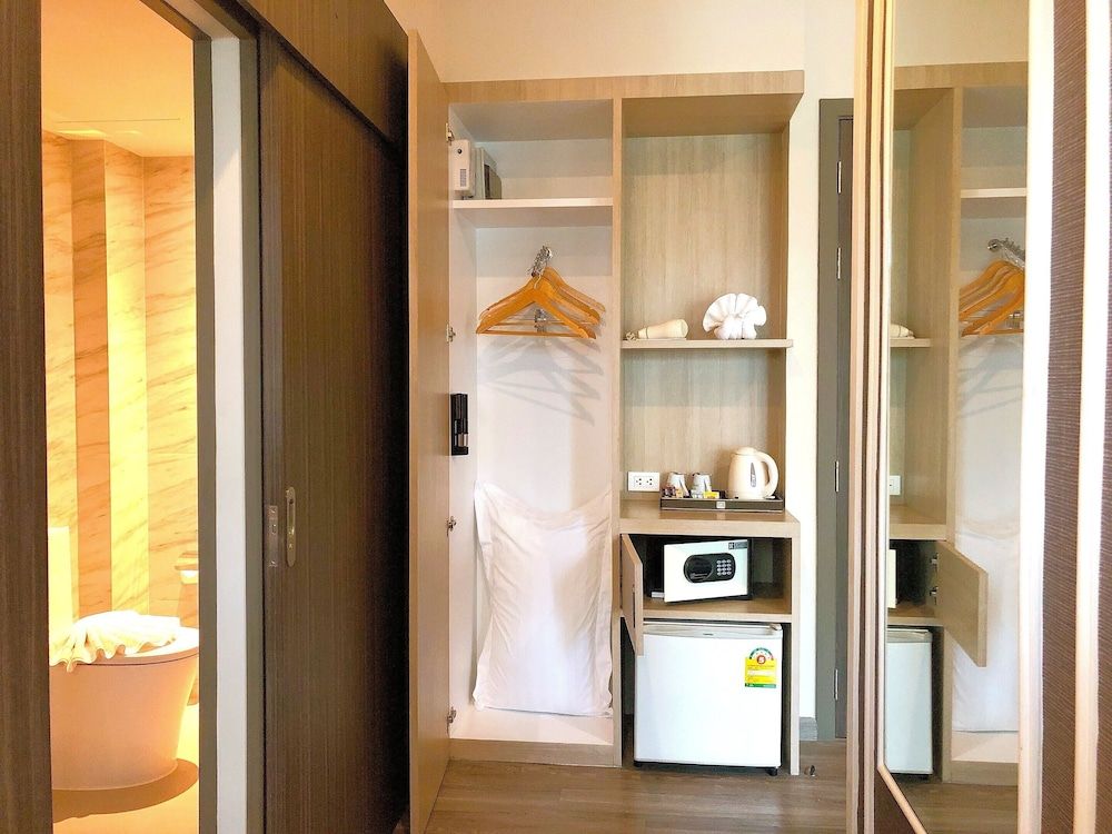 The Green View Hotel Deluxe Suite 4