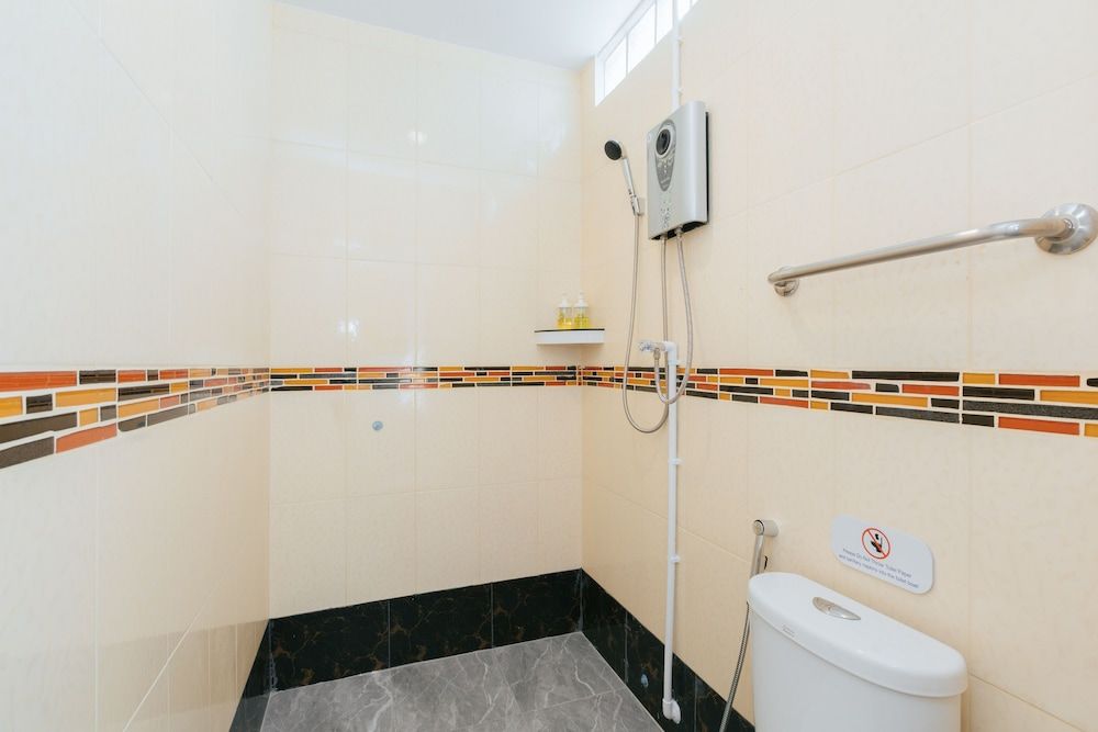 Baan Sutra Guesthouse Superior Room (Fourth Floor stairs only)-Not allow check in after 6PM 7