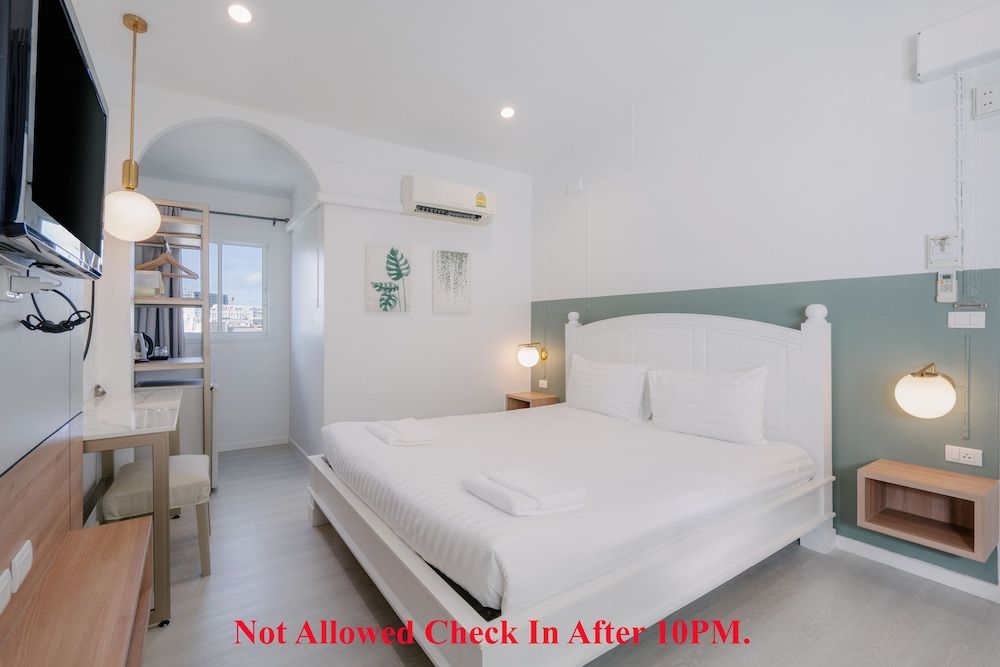 Baan Sutra Guesthouse Superior Room (Fourth Floor stairs only)-Not allow check in after 6PM 5