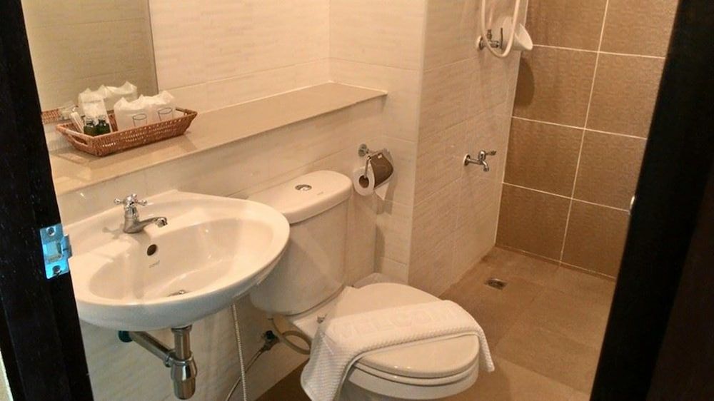 K2 Living Uttaradit Double Room, 1 King Bed 3