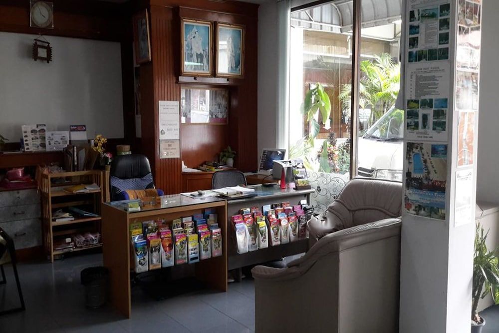 undefined J Hotel 3